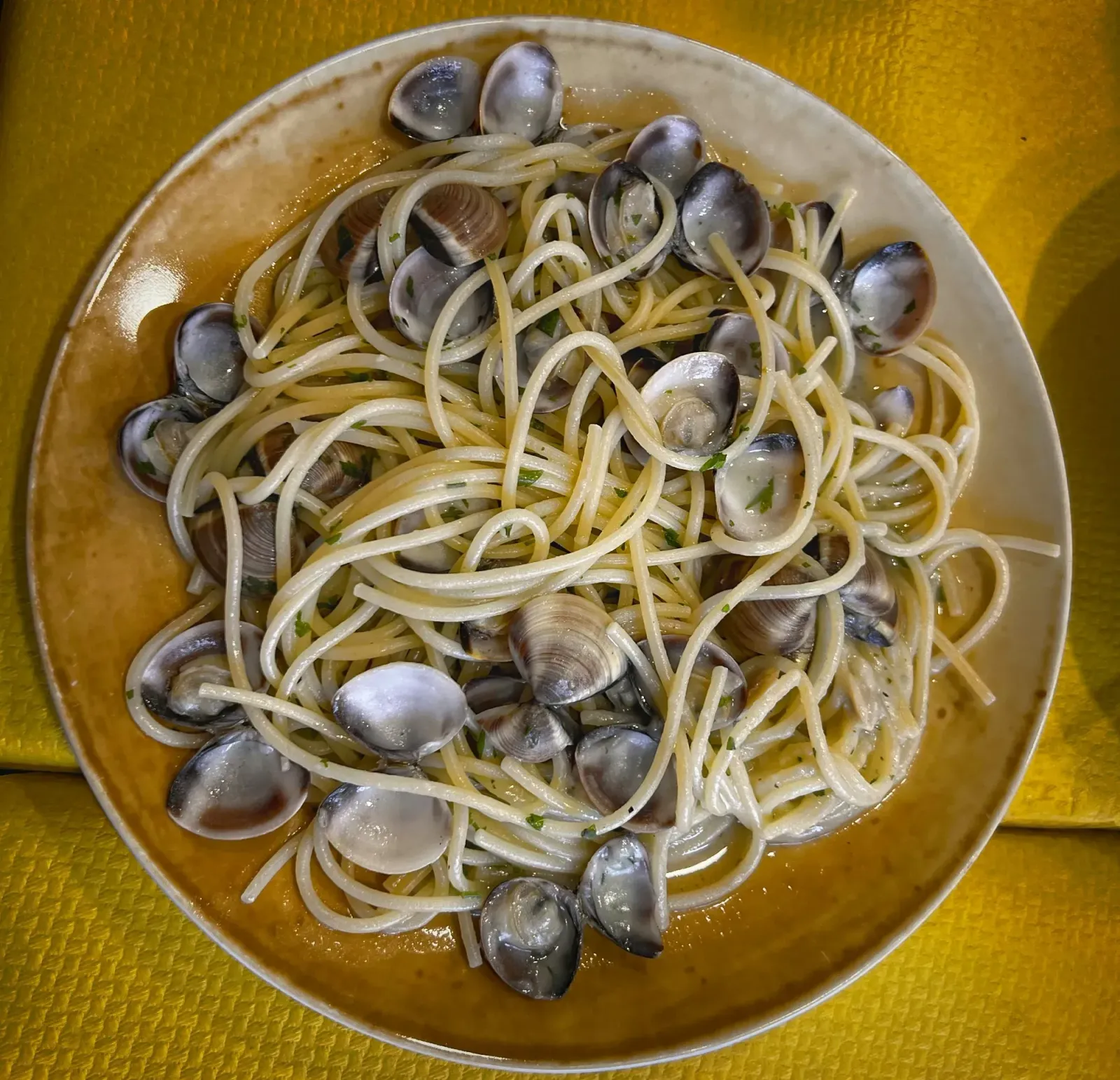 Spaghetti alla Vongole by Mr. Wanderer Spaghetti alla Vongole. Overhead shot.