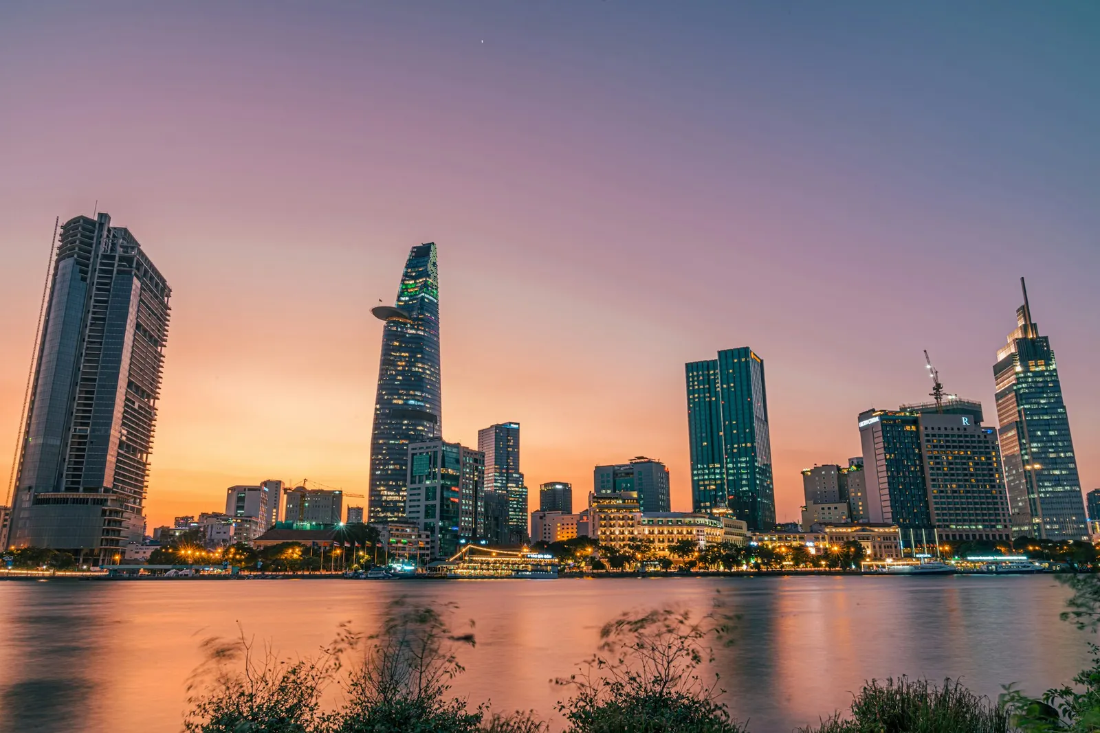 Photo by Tron Le / Unsplash Sunset in Saigon